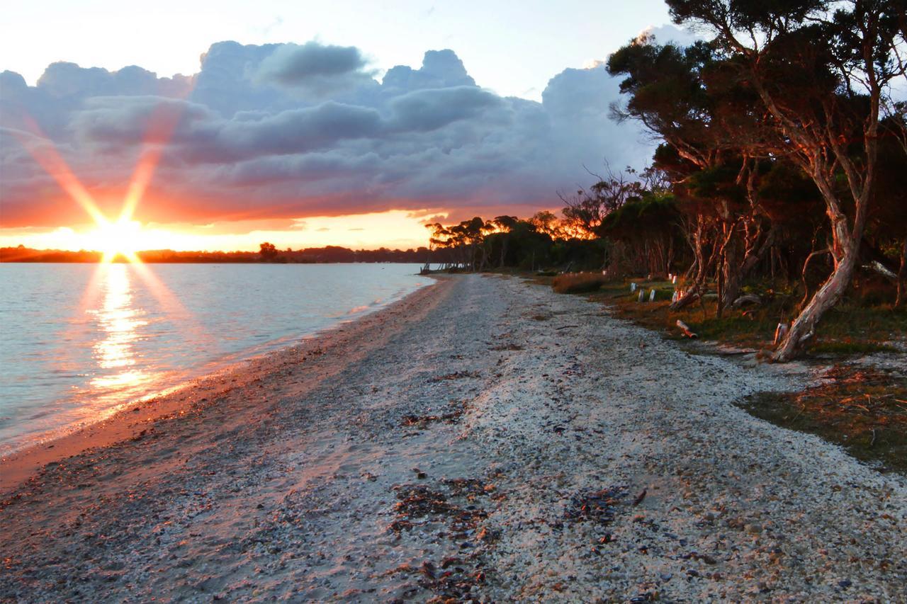The Abbey Raymond Island Motel Bagian luar foto